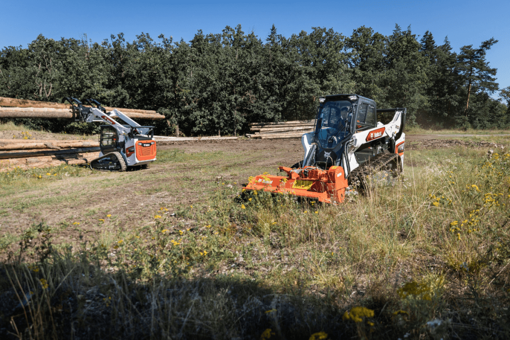 Tracked Bobcat T76